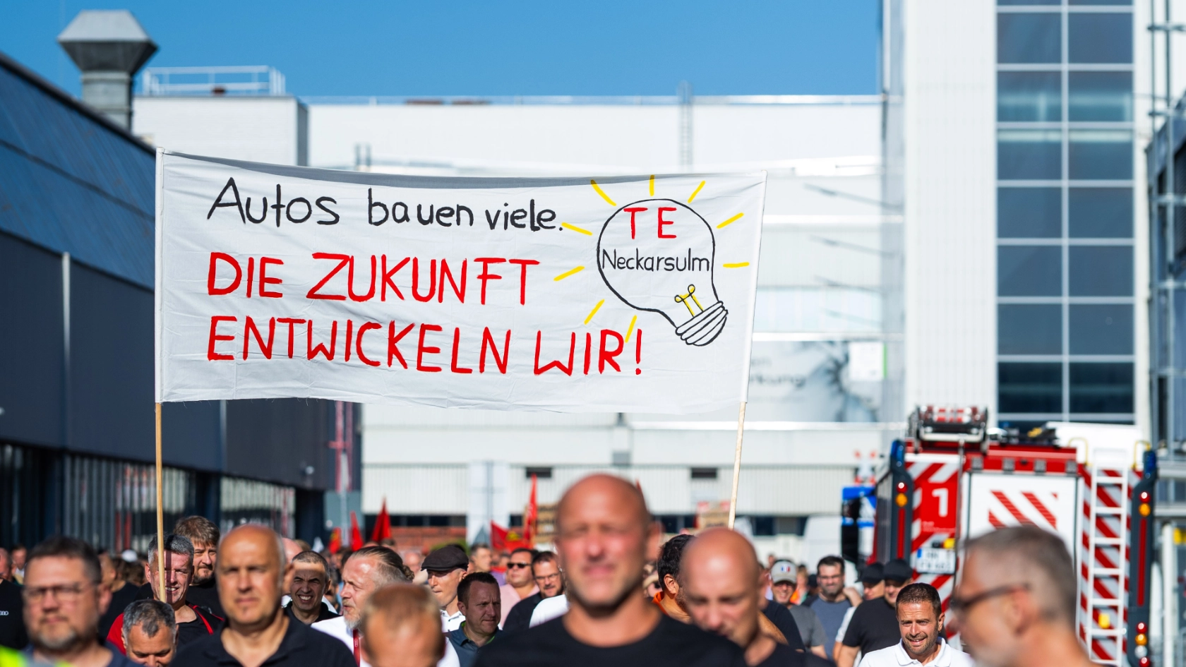 Neckarsulm, Baden-Württemberg, 29.07.2026:Betriebsratsbesprechung bei Audi Neckarsulm. Vor dem Tor 6 haben Betriebsrat und die Gewerkschaft IG Metall eine Kundgebung veranstaltet.Notiz: No model release. Kein Einverständnis für Werbung, keine Weitergabe an Dritte.