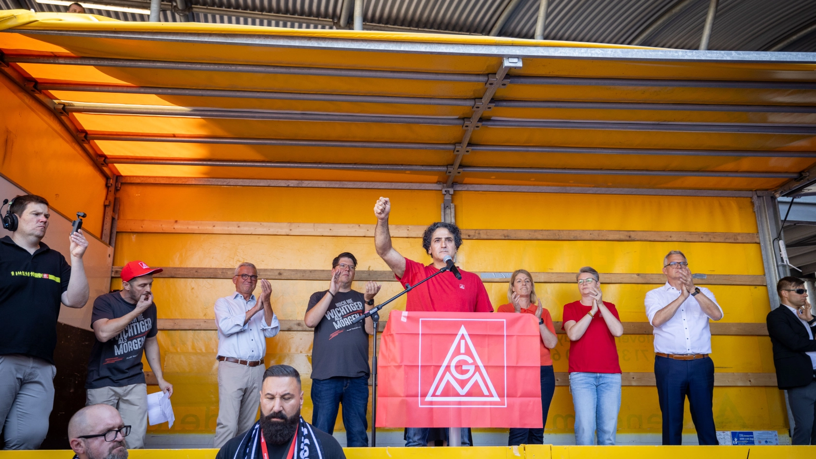 Neckarsulm, Baden-Württemberg, 29.07.2026:Betriebsratsbesprechung bei Audi Neckarsulm. Vor dem Tor 6 haben Betriebsrat und die Gewerkschaft IG Metall eine Kundgebung veranstaltet.Notiz: No model release. Kein Einverständnis für Werbung, keine Weitergabe an Dritte.