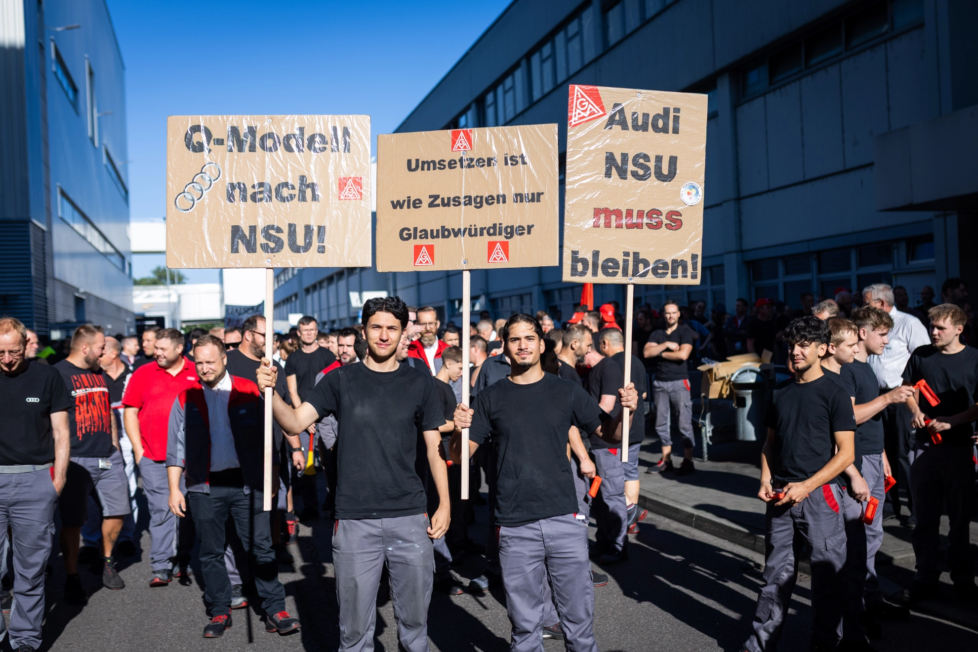 Neckarsulm, Baden-Württemberg, 29.07.2026:Betriebsratsbesprechung bei Audi Neckarsulm. Vor dem Tor 6 haben Betriebsrat und die Gewerkschaft IG Metall eine Kundgebung veranstaltet.Notiz: No model release. Kein Einverständnis für Werbung, keine Weitergabe an Dritte.