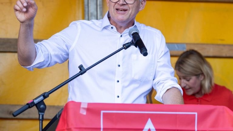 Neckarsulm, Baden-Württemberg, 29.07.2026:Betriebsratsbesprechung bei Audi Neckarsulm. Vor dem Tor 6 haben Betriebsrat und die Gewerkschaft IG Metall eine Kundgebung veranstaltet.Notiz: No model release. Kein Einverständnis für Werbung, keine Weitergabe an Dritte.